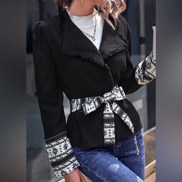 ❗️SOLD❗️🖤 Aztec Print Black Belted Slightly Puffed Sleeve Jacket - Picture 3 of 8